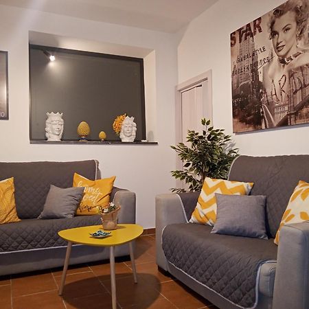 Zisa Home Ai Cantieri Culturali-Facile Posteggio In Strada No Ticket Palermo Kültér fotó