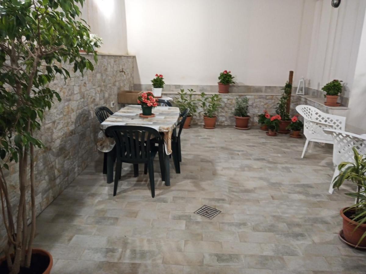 Zisa Home Ai Cantieri Culturali-Facile Posteggio In Strada No Ticket Palermo Kültér fotó