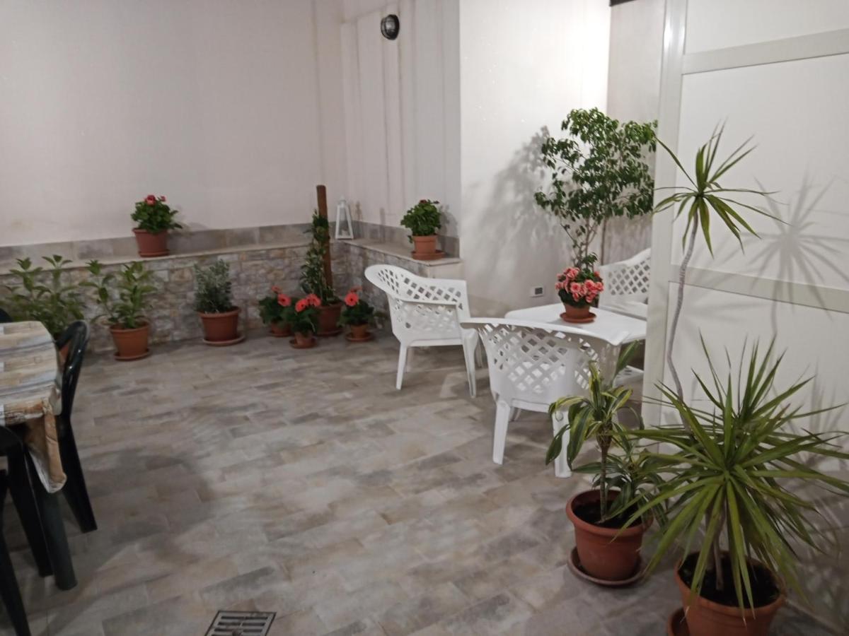 Zisa Home Ai Cantieri Culturali-Facile Posteggio In Strada No Ticket Palermo Kültér fotó